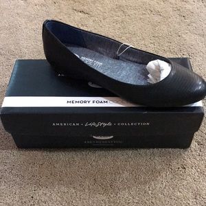 Dr. Scholl’s Black Flats